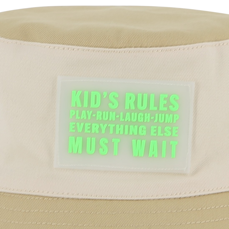 BOB AVEC BADGE BILLIEBLUSH 
                        GARCON